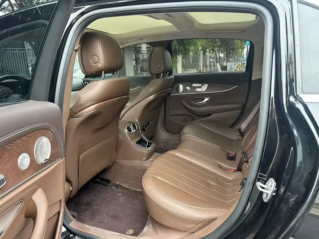 Mercedes-Benz E-Class 2023 из CN, фото 5