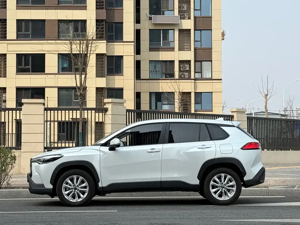 Toyota Corolla Cross 2023 из CN, фото 6