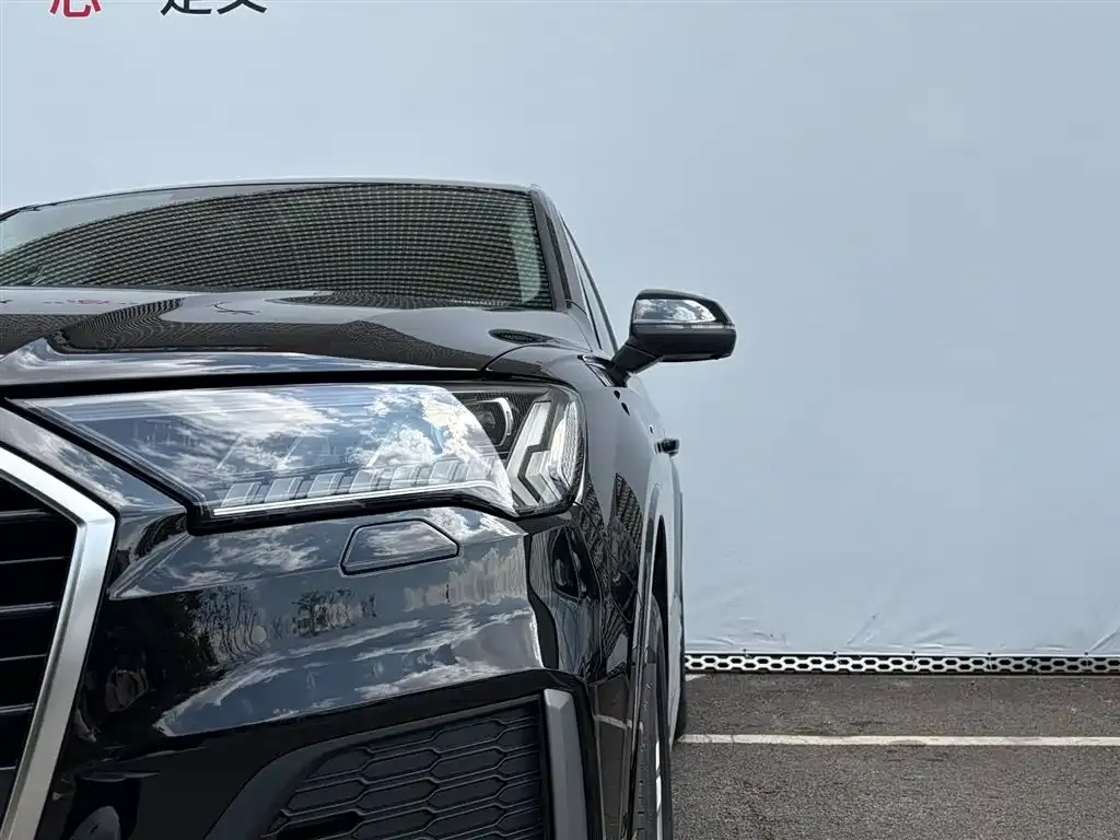 Audi Q7 2023 из CN, фото 3