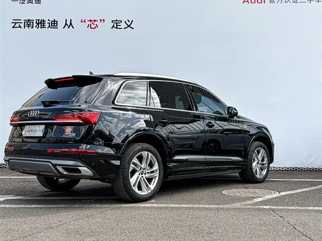 Audi Q7 2023 из CN, фото 5