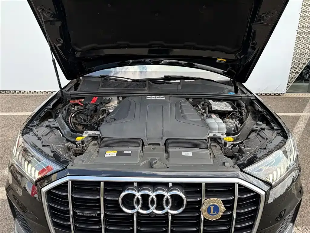 Audi Q7 2023 из CN, фото 8