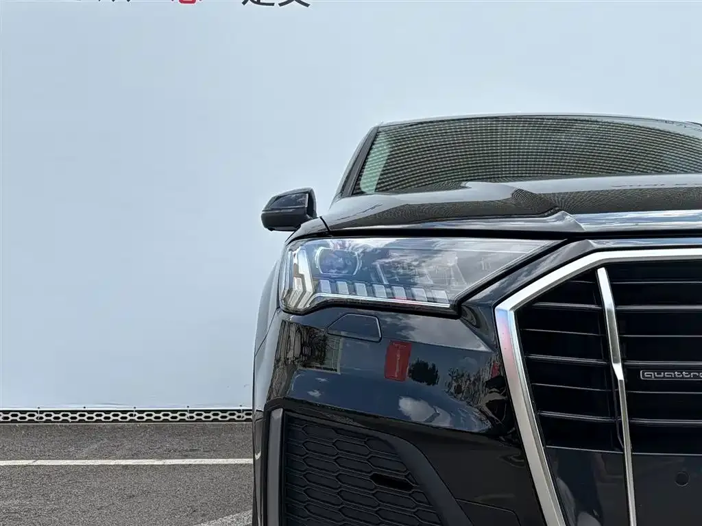 Audi Q7 2023 из CN, фото 4