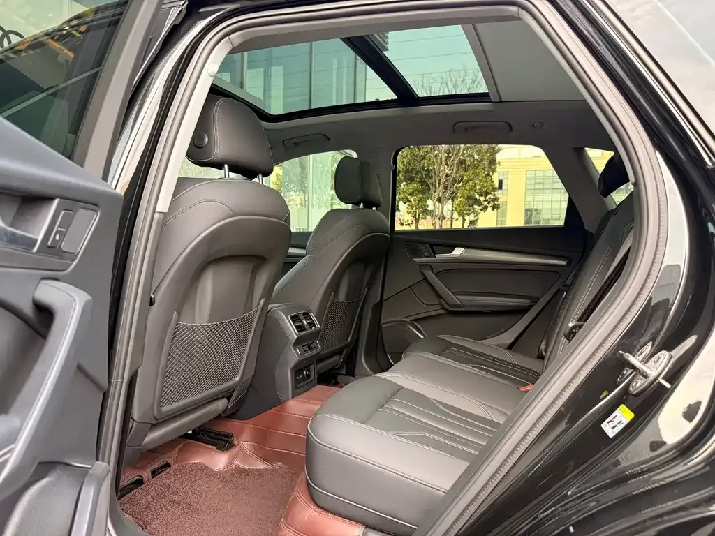 Audi Q5L 2023 из CN, фото 3