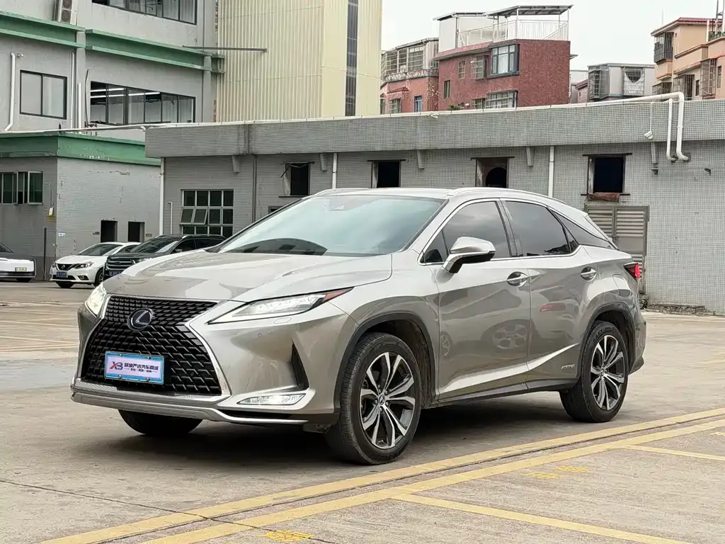 Lexus RX — фото 1