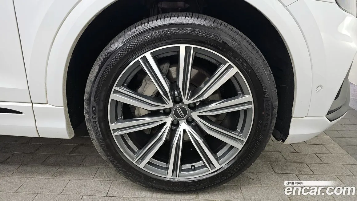 Audi Q8 2021 из KR, фото 10
