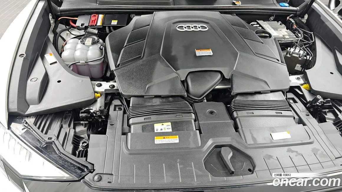 Audi Q8 2021 из KR, фото 9