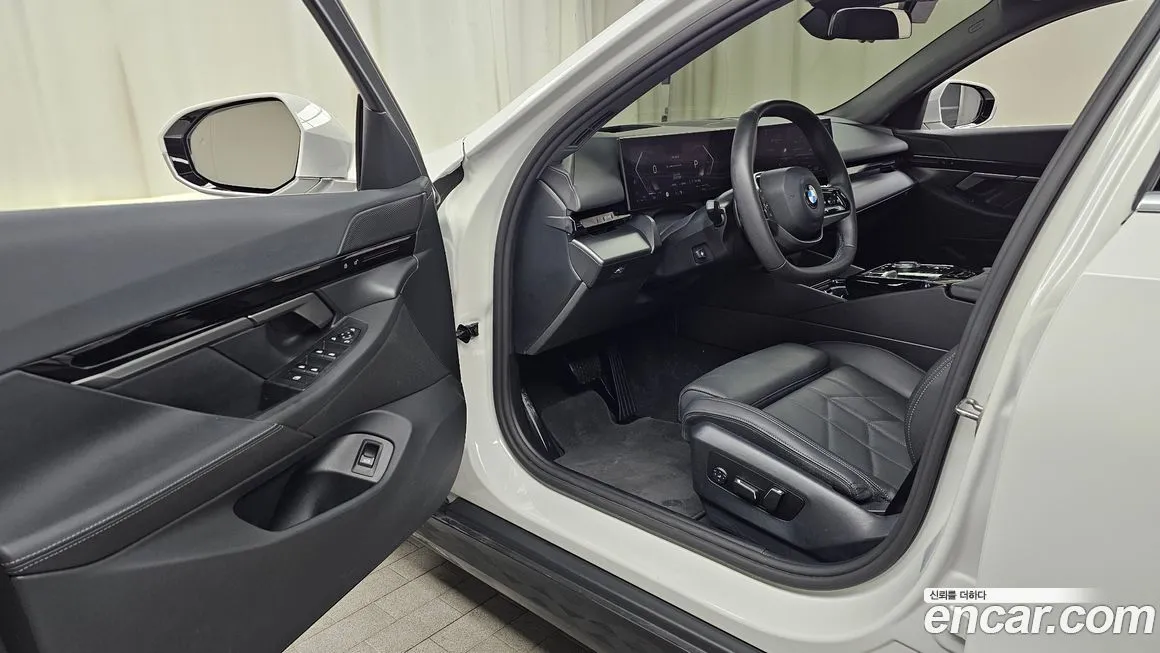 BMW 5-Series 2024 из KR, фото 3