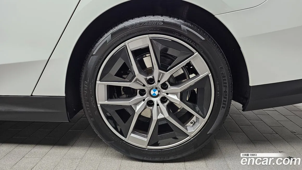 BMW 5-Series 2024 из KR, фото 7