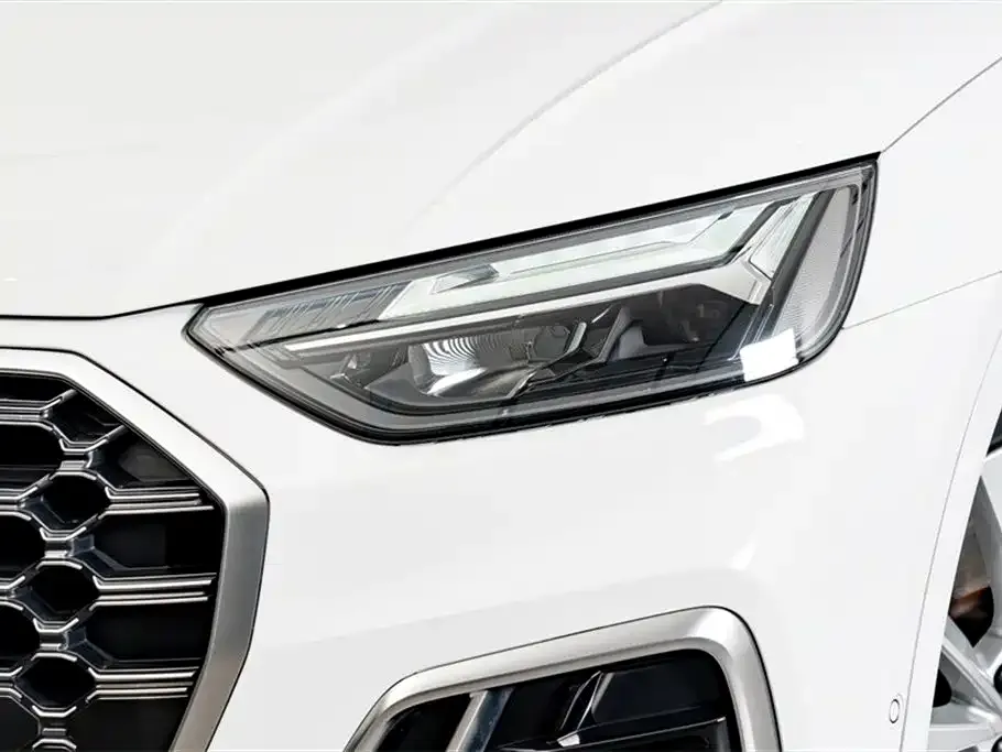 Audi Q5L — фото 6