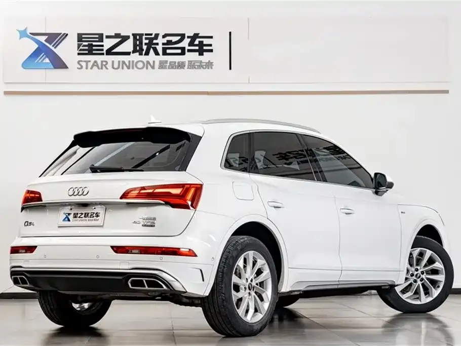 Audi Q5L — фото 5