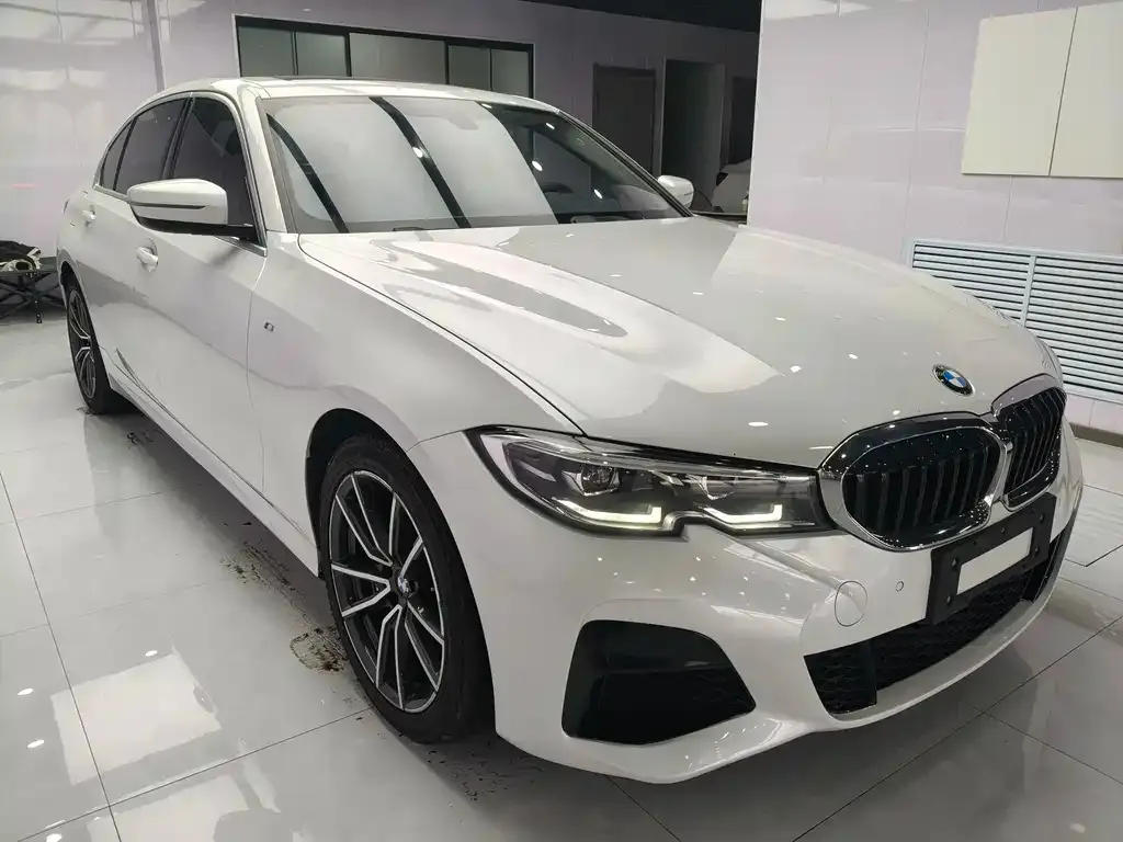 BMW 3 Series 2022 из CN, фото 1
