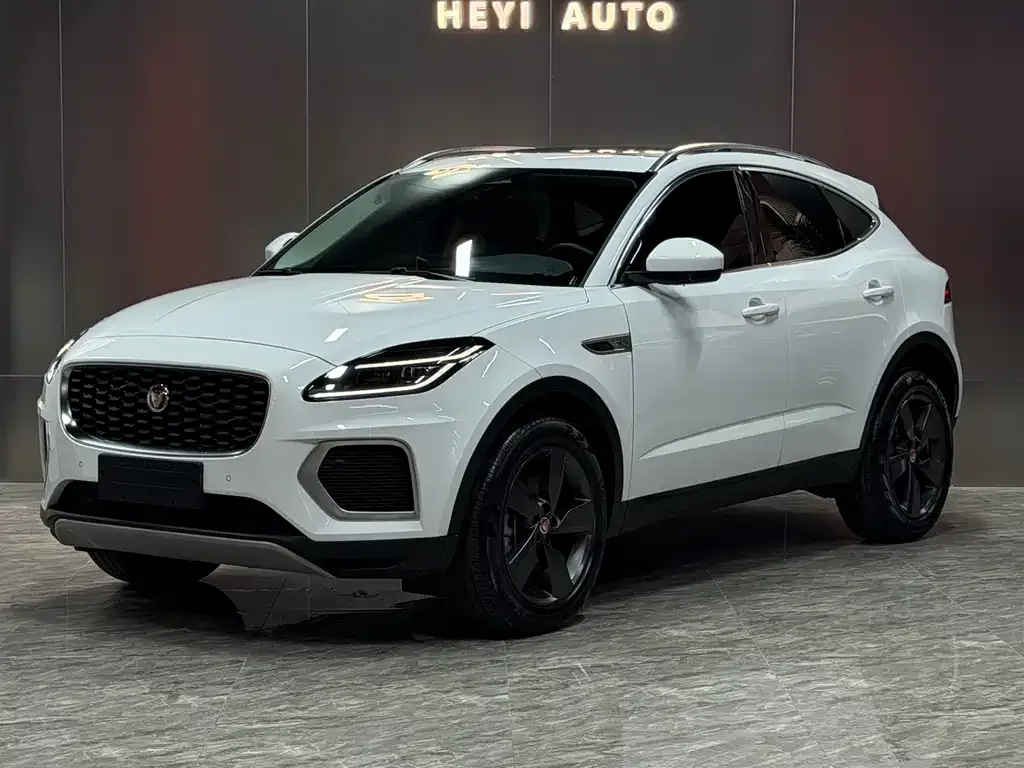 Jaguar E-PACE — фото 1