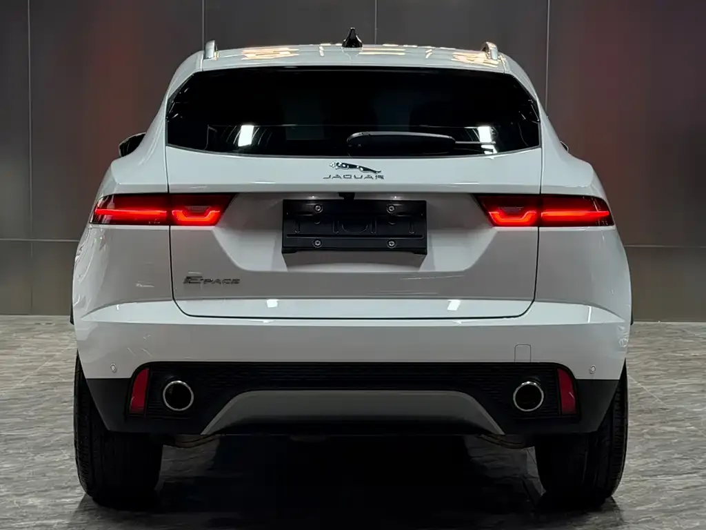 Jaguar E-PACE — фото 3