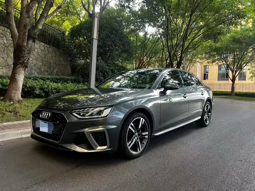 Audi A4L 2021 из CN, фото 1