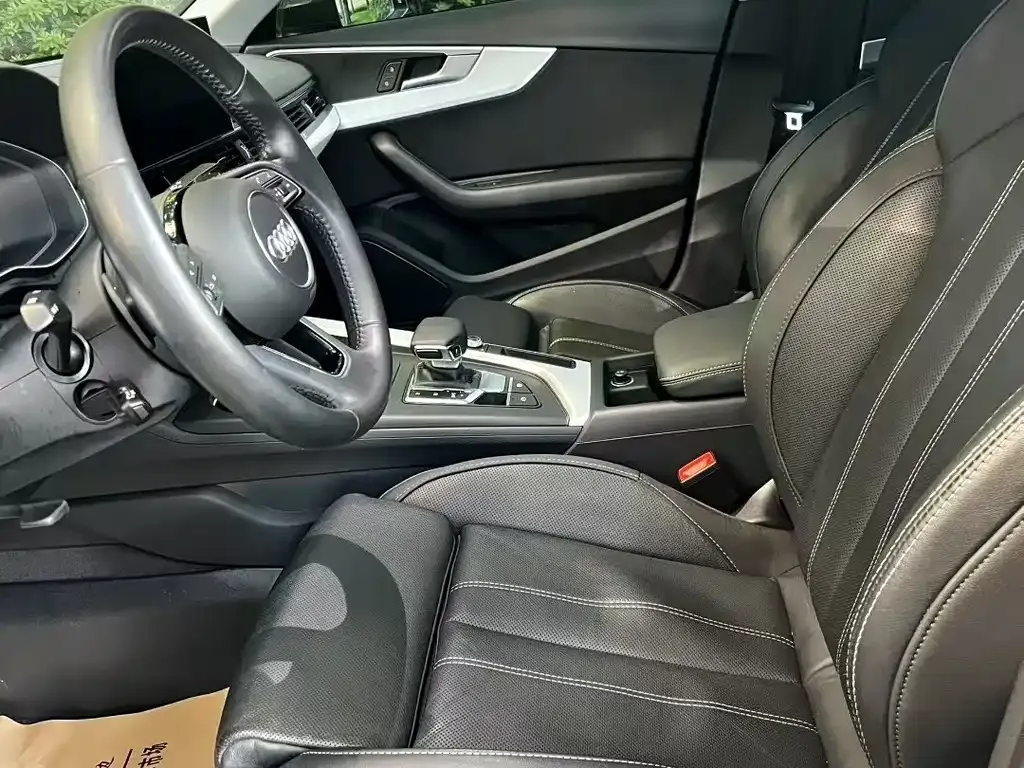 Audi A4L 2021 из CN, фото 3