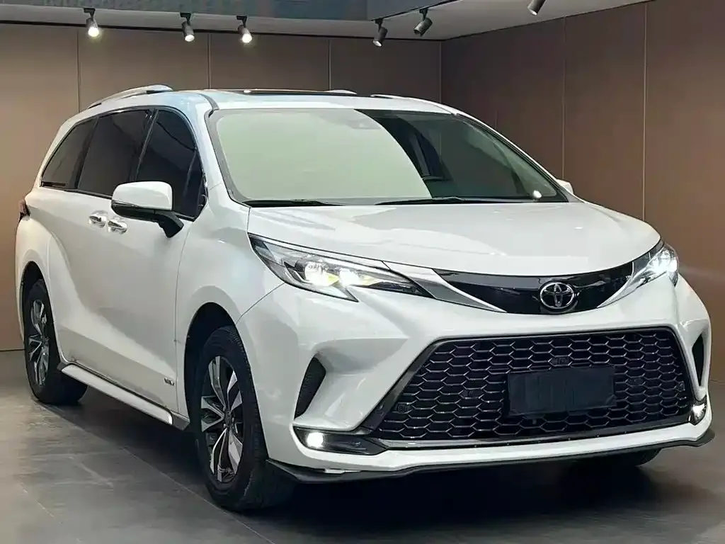 Toyota Granvia — фото 8