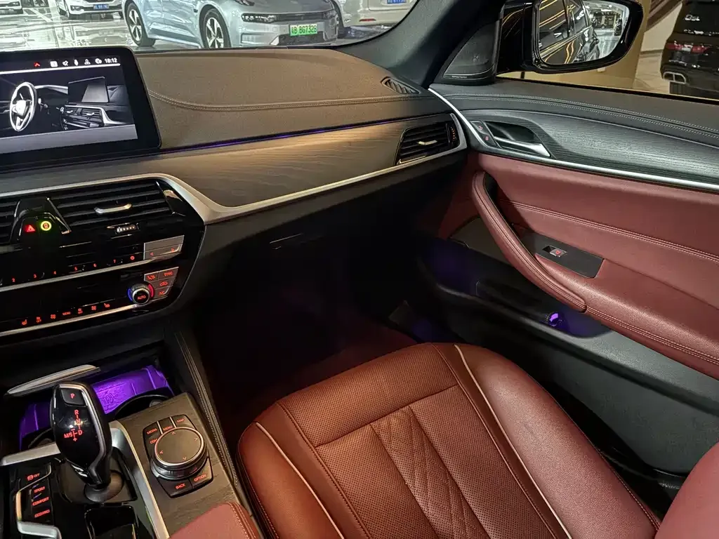 BMW 5 Series — фото 10