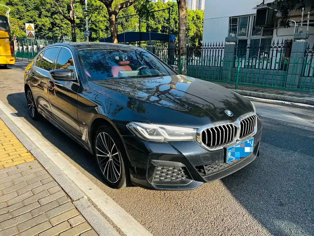 BMW 5 Series — фото 10