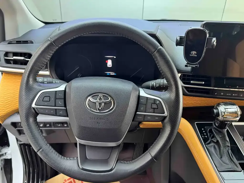 Toyota Granvia 2024 из CN, фото 8