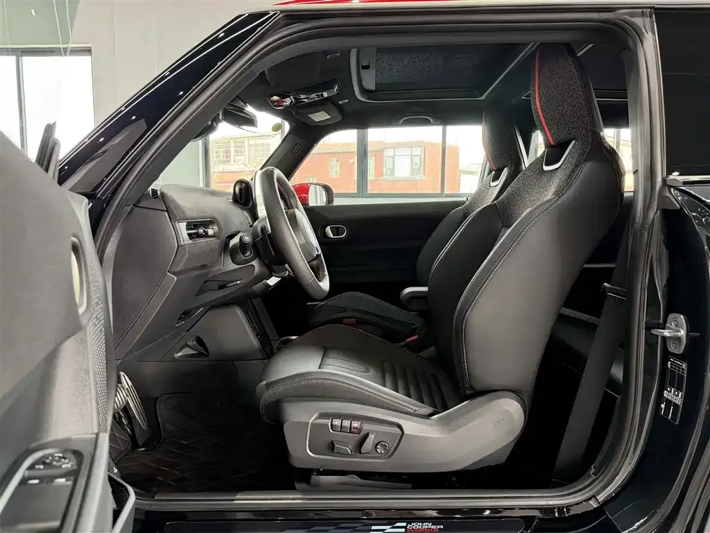 MINI JCW (John Cooper Works) 2025 из CN, фото 10