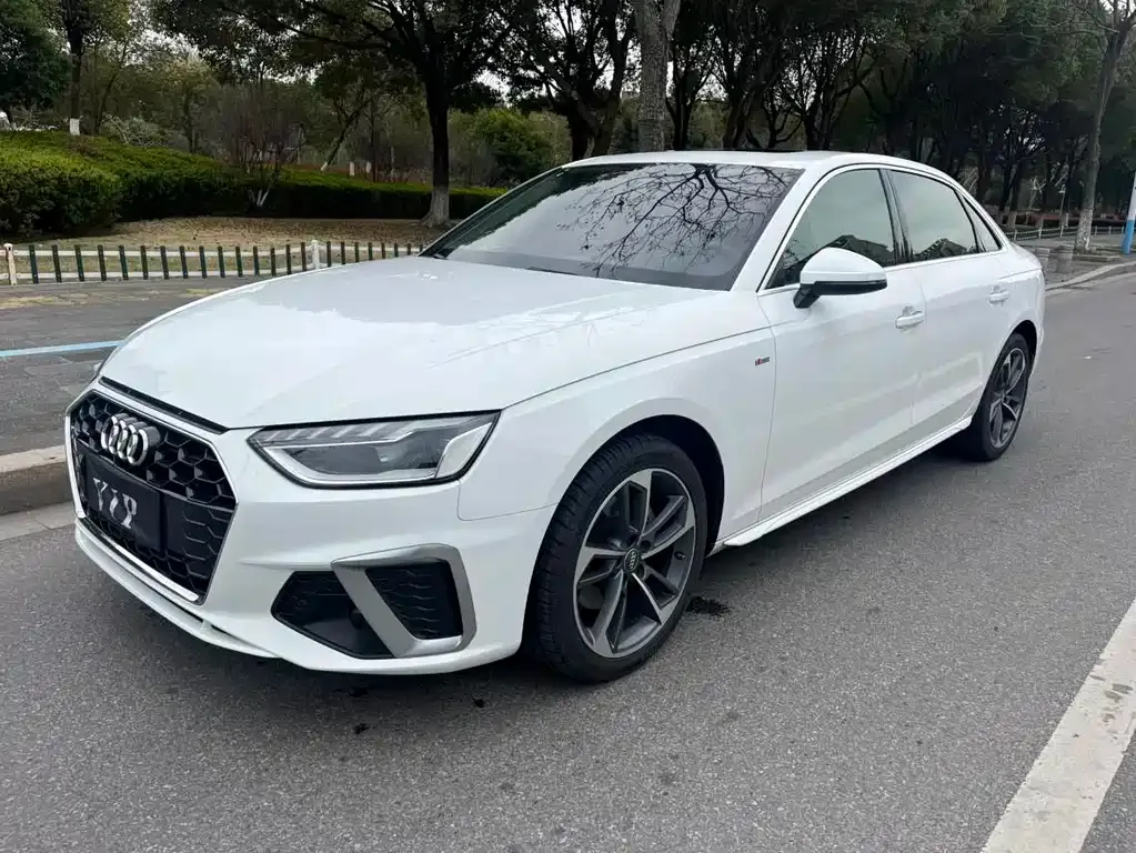Audi A4L 2021 из CN, фото 1