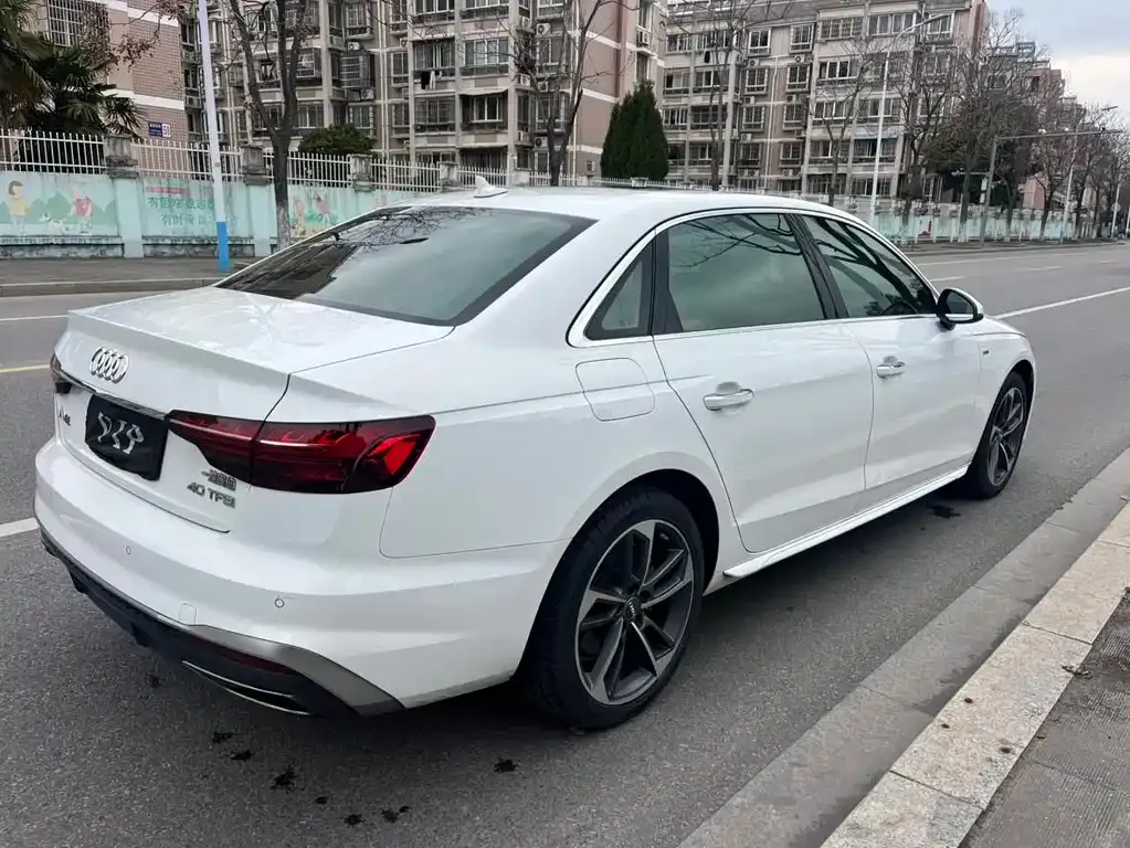 Audi A4L 2021 из CN, фото 9