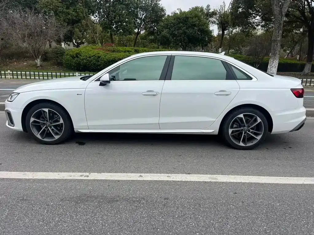 Audi A4L 2021 из CN, фото 10