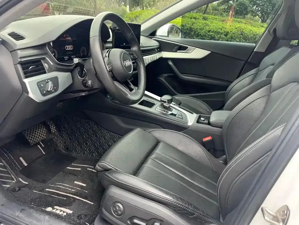 Audi A4L 2021 из CN, фото 8