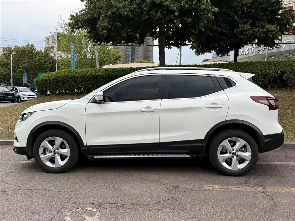Nissan Qashqai — фото 5