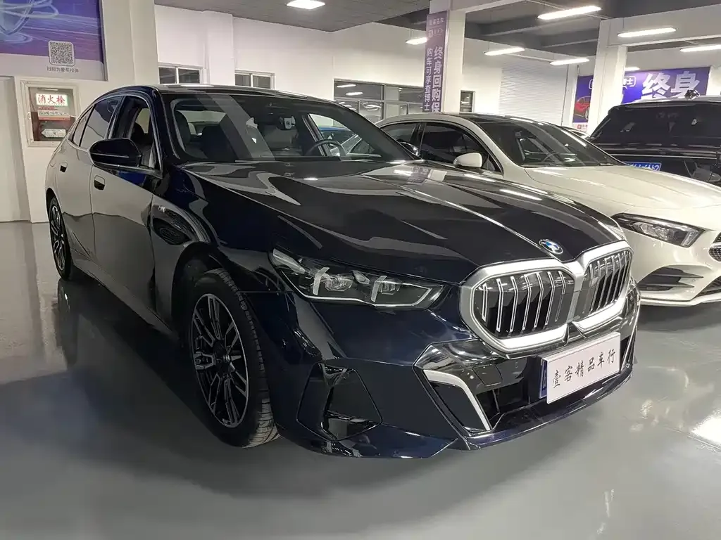 BMW 5 Series 2024 из CN, фото 1