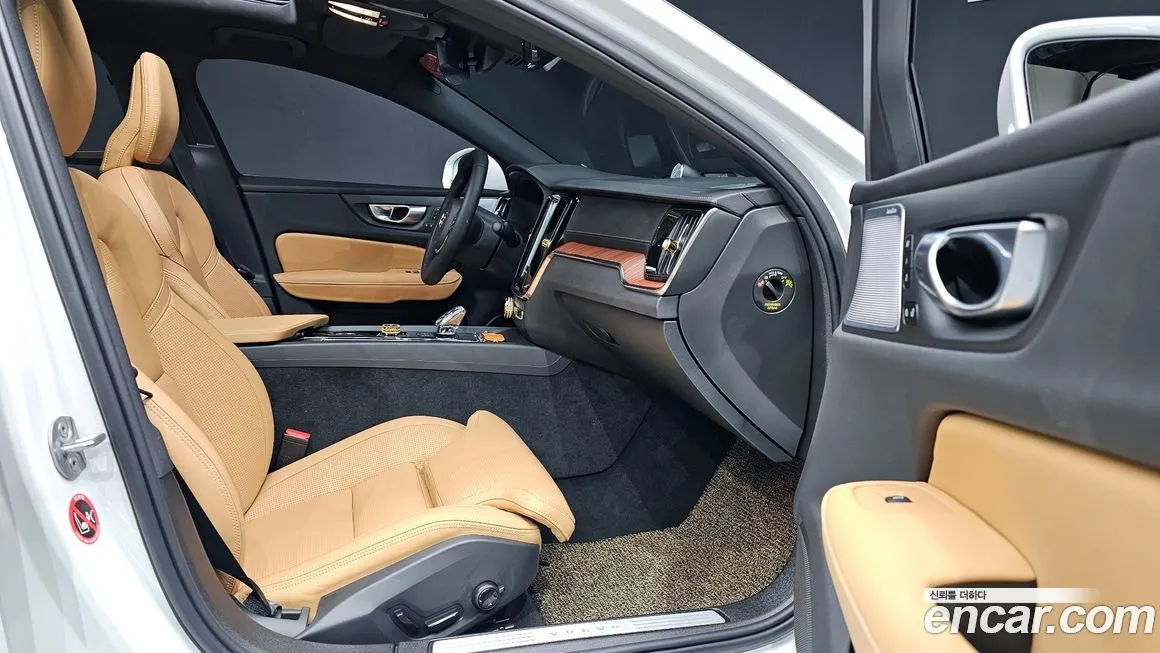 Volvo S60 2024 из KR, фото 8