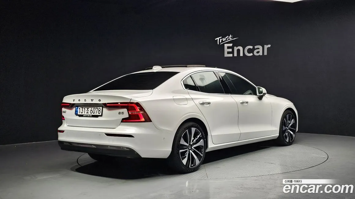 Volvo S60 2024 из KR, фото 2