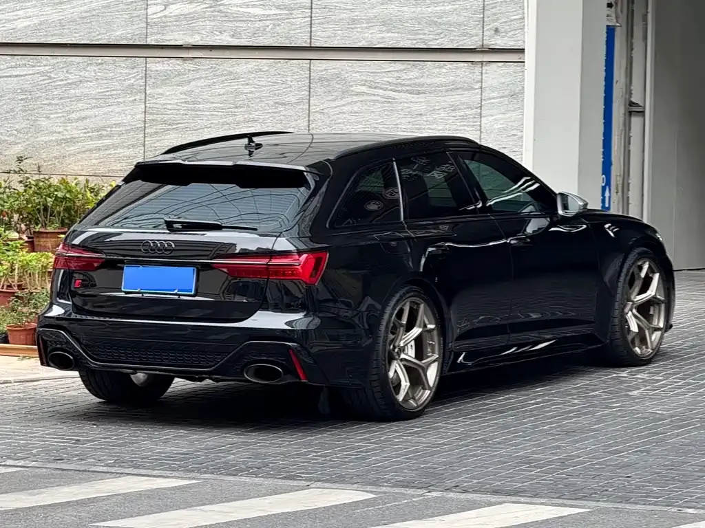 Audi RS 6 2024 из CN, фото 9