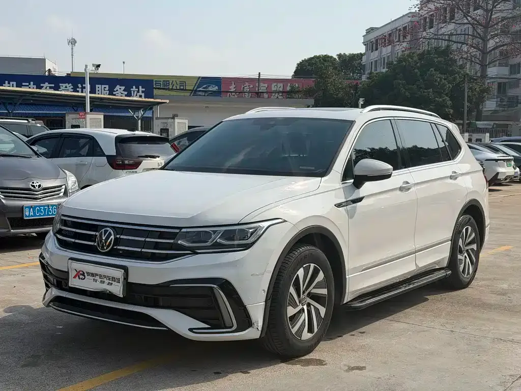 Volkswagen Tiguan L New Energy — фото 1
