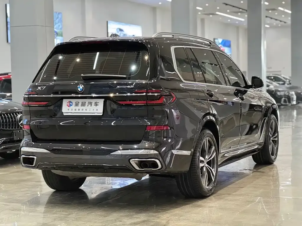 BMW X7 — фото 10