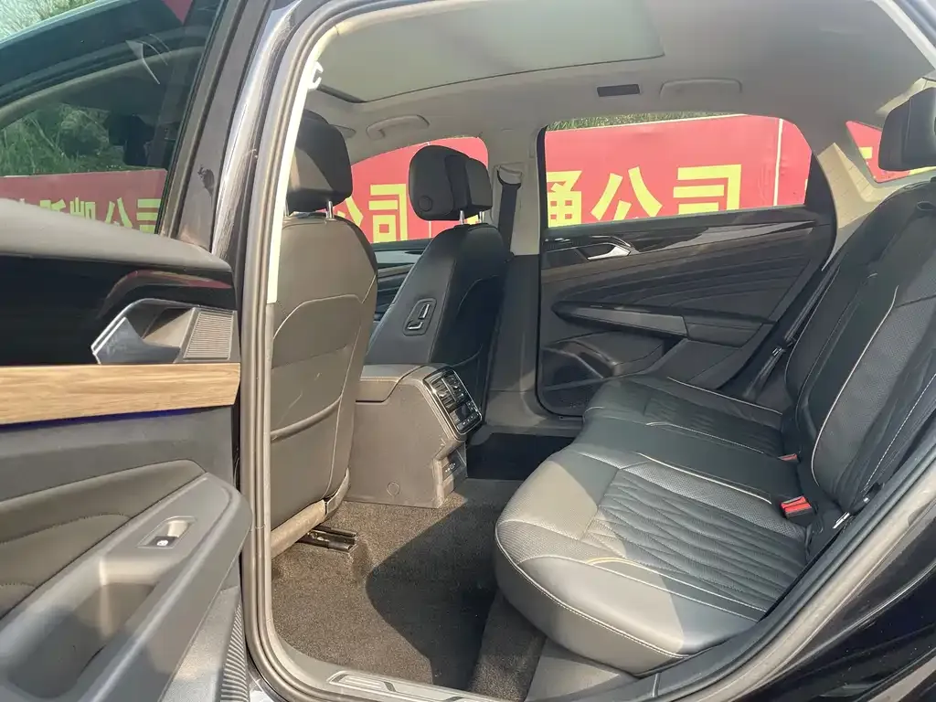 Volkswagen Passat 2021 из CN, фото 3