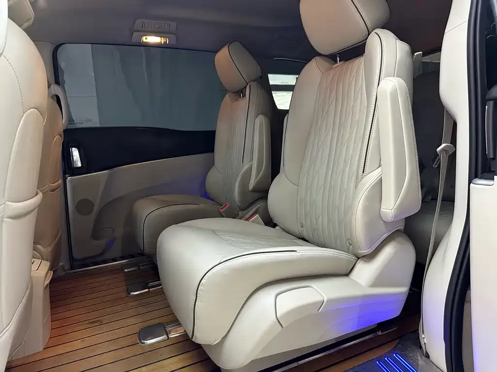 Buick GL8 2022 из CN, фото 2