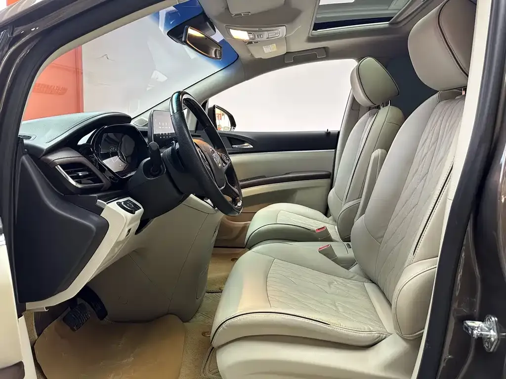 Buick GL8 2022 из CN, фото 3