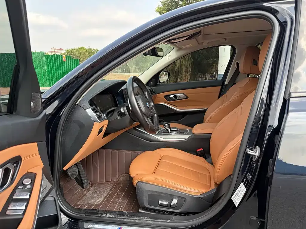 BMW 3 Series 2021 из CN, фото 3