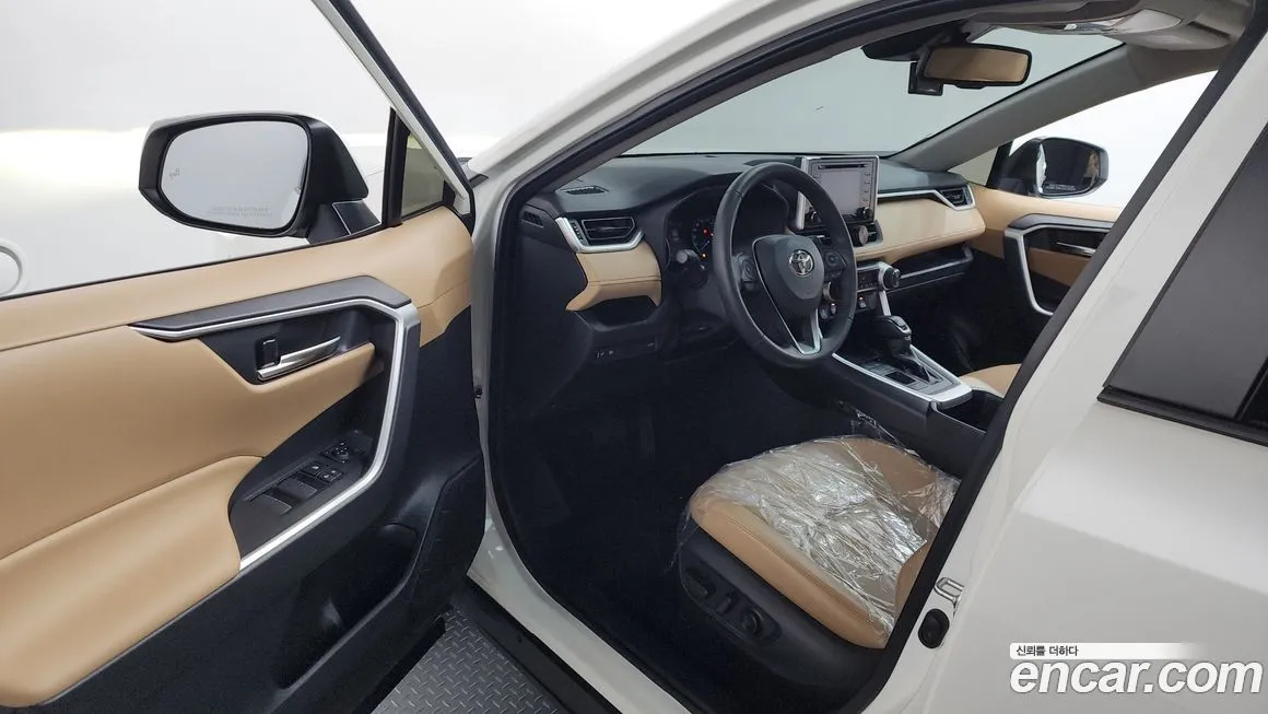 Toyota RAV4 2022 из KR, фото 2