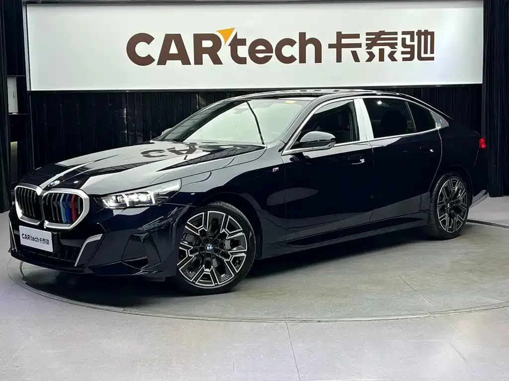 BMW 5 Series — фото 1
