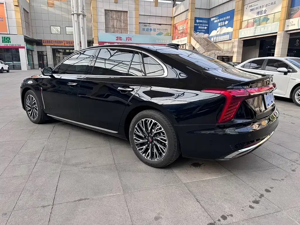 Hongqi H5 — фото 3
