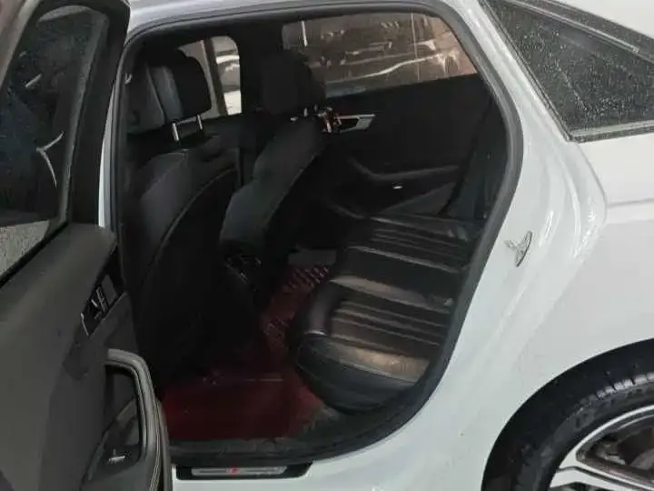 Audi A4L 2024 из CN, фото 3
