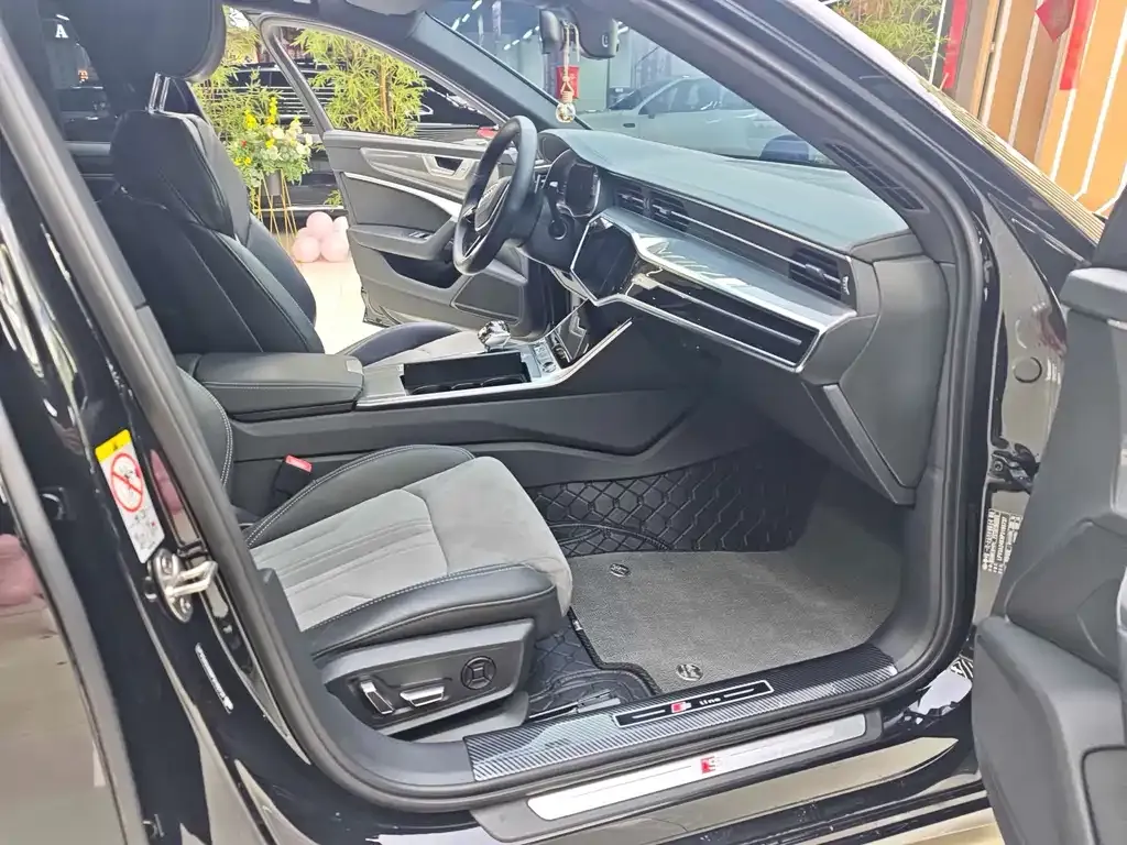 Audi A6L 2024 из CN, фото 6