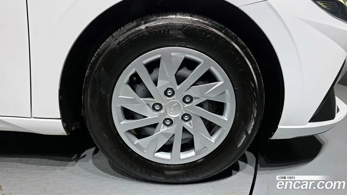 Hyundai AVANTE 2023 из KR, фото 2