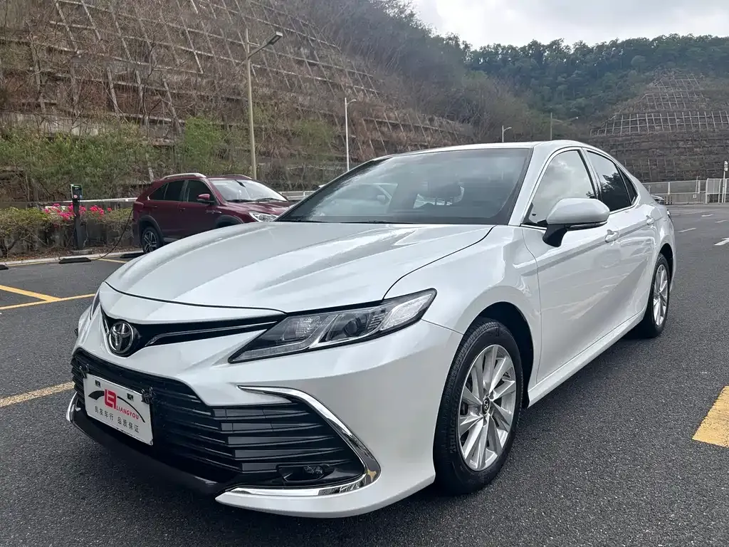Toyota Camry 2022 из CN, фото 1