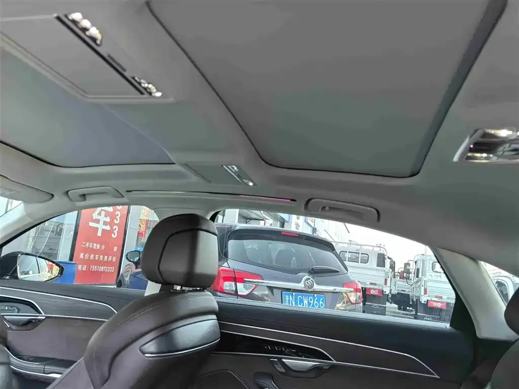Audi A8 2023 из CN, фото 2