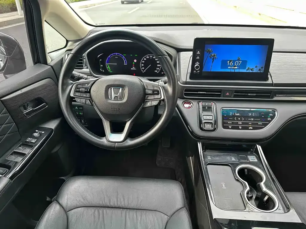 Honda Elysion 2023 из CN, фото 9