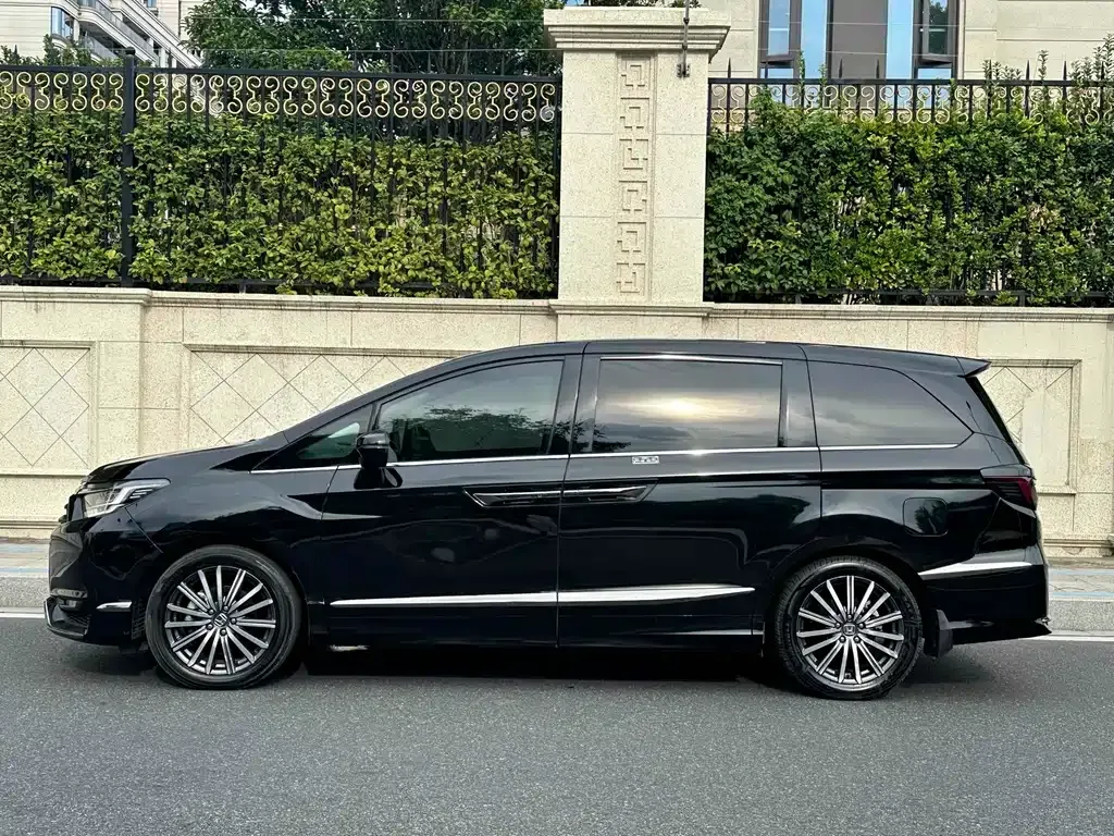 Honda Elysion 2023 из CN, фото 3