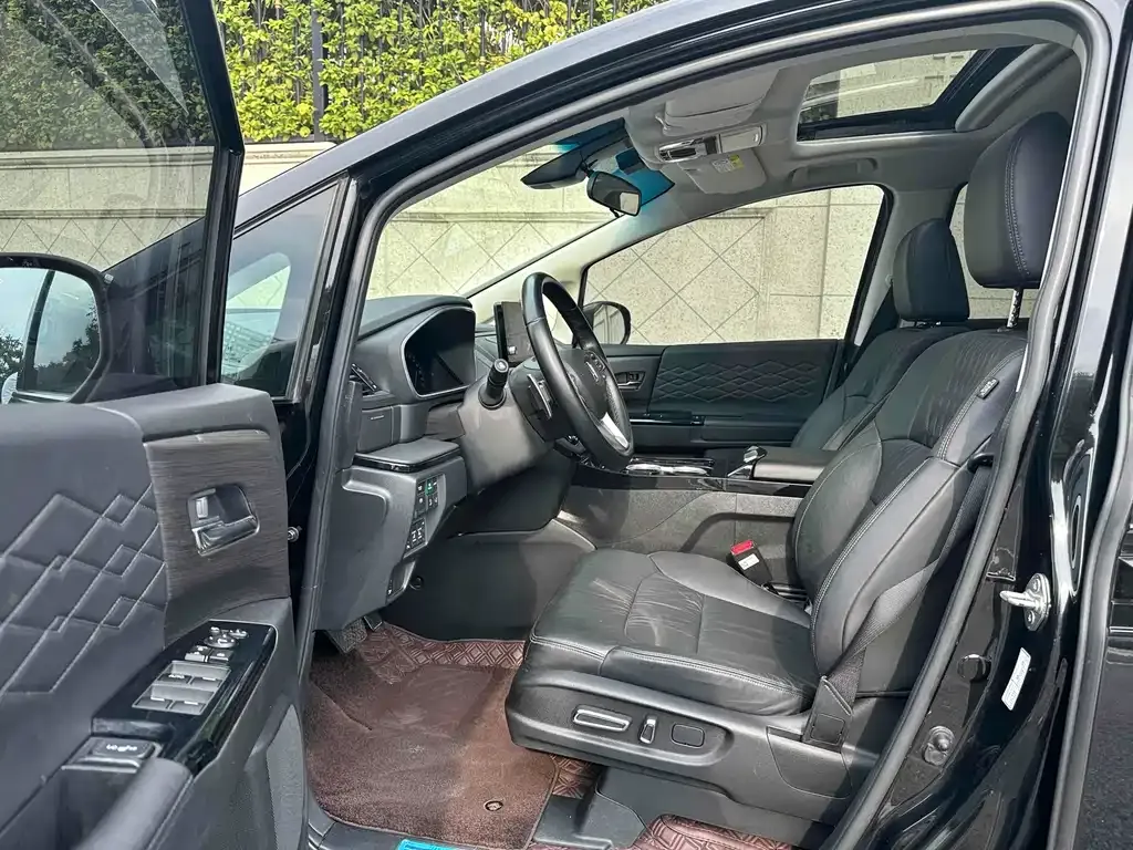 Honda Elysion 2023 из CN, фото 4